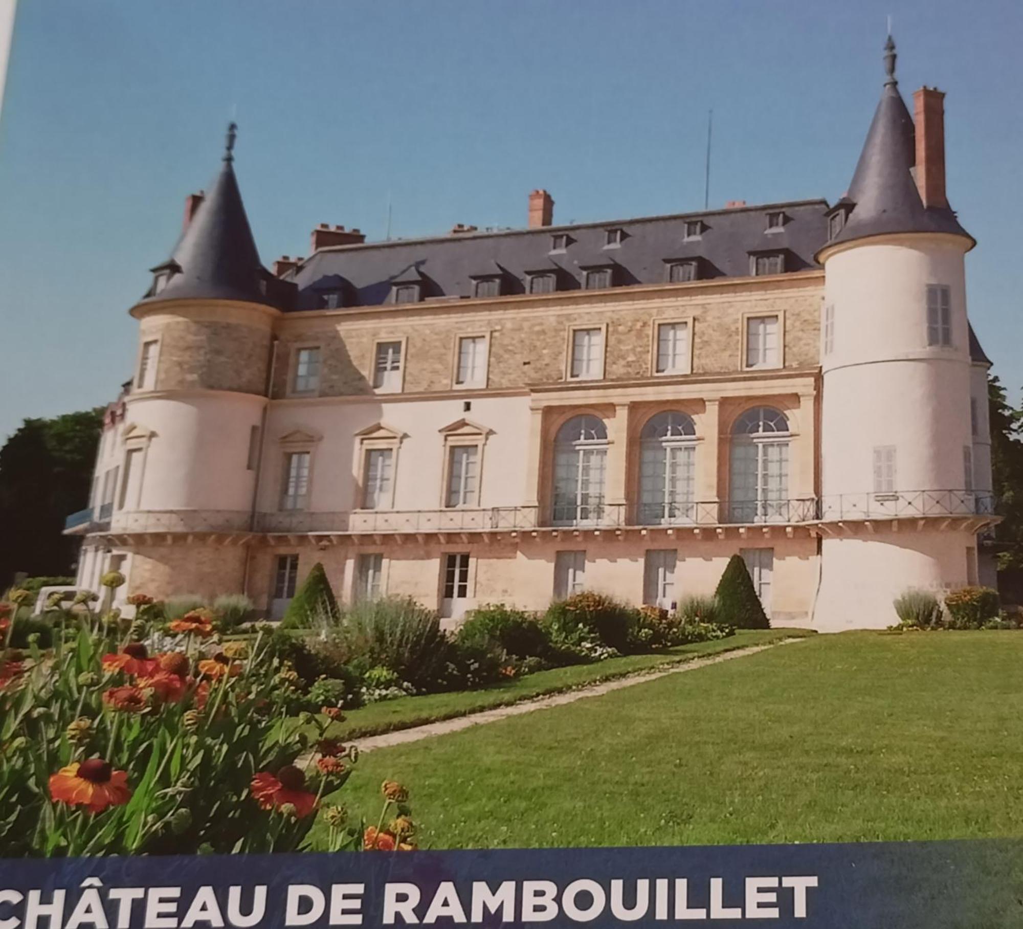 Appartement Cosy Et Chaleureux Saint-Arnoult-en-Yvelines Exteriör bild